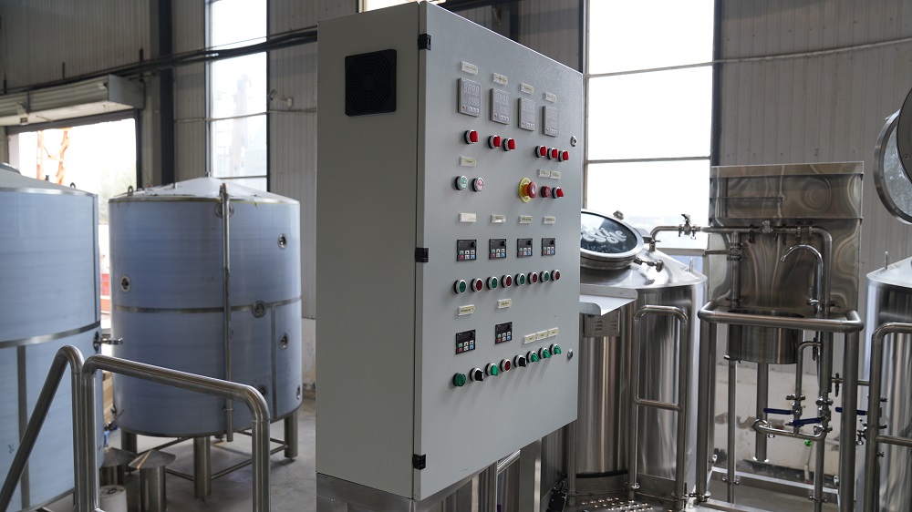 天泰精釀<a href=http://m.jsrgmr.com/ target=_blank class=infotextkey>啤酒設備</a>PID釀造控制柜