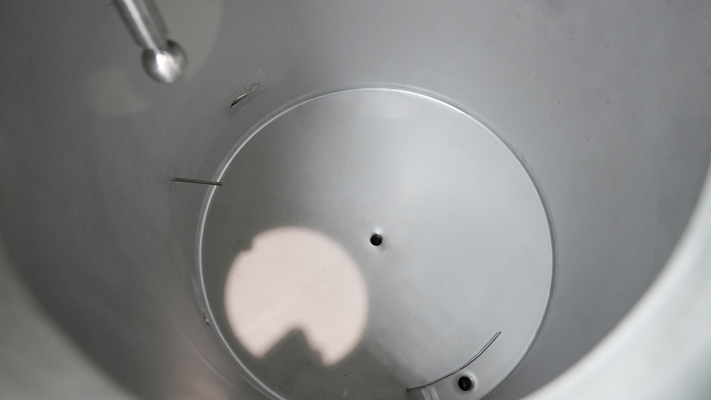 天泰<a href=http://m.jsrgmr.com/ target=_blank class=infotextkey>啤酒設(shè)備</a> 精釀啤酒設(shè)備 啤酒漩沉槽 回旋沉淀槽內(nèi)部結(jié)構(gòu)